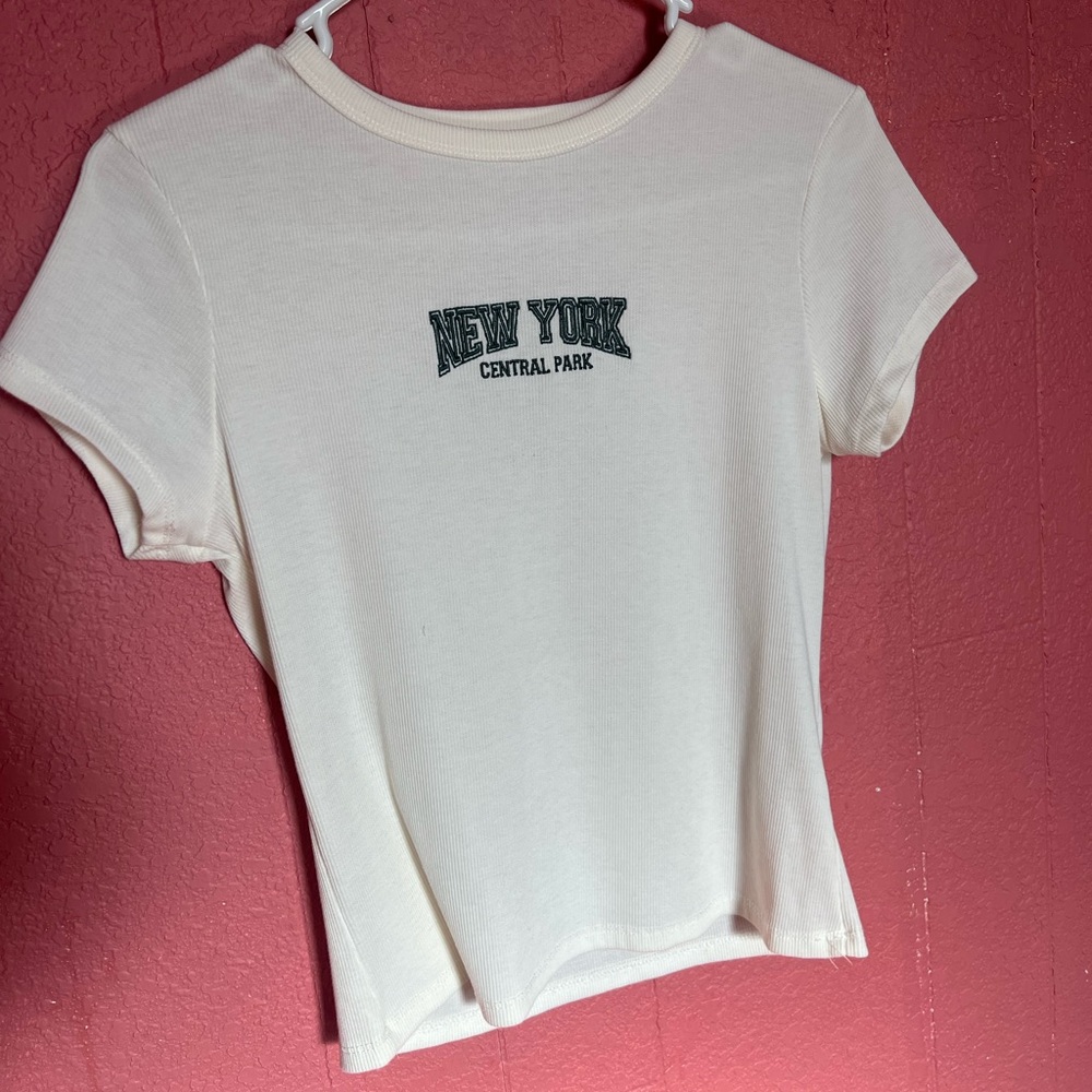 cream cropped NY top